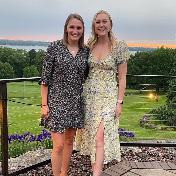 IRMA FLORAL PUFF SLEEVE MIDI DRESS from ASTR Size Medium - Picture 2 of 2